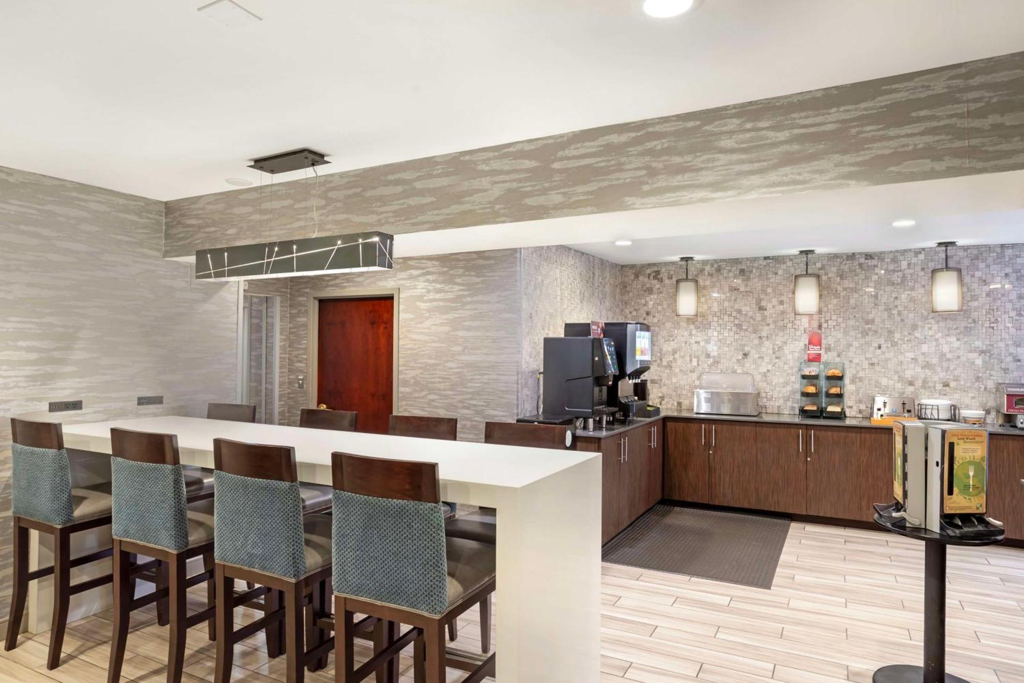 Best Western Plus Fairfield Hotel Exterior photo