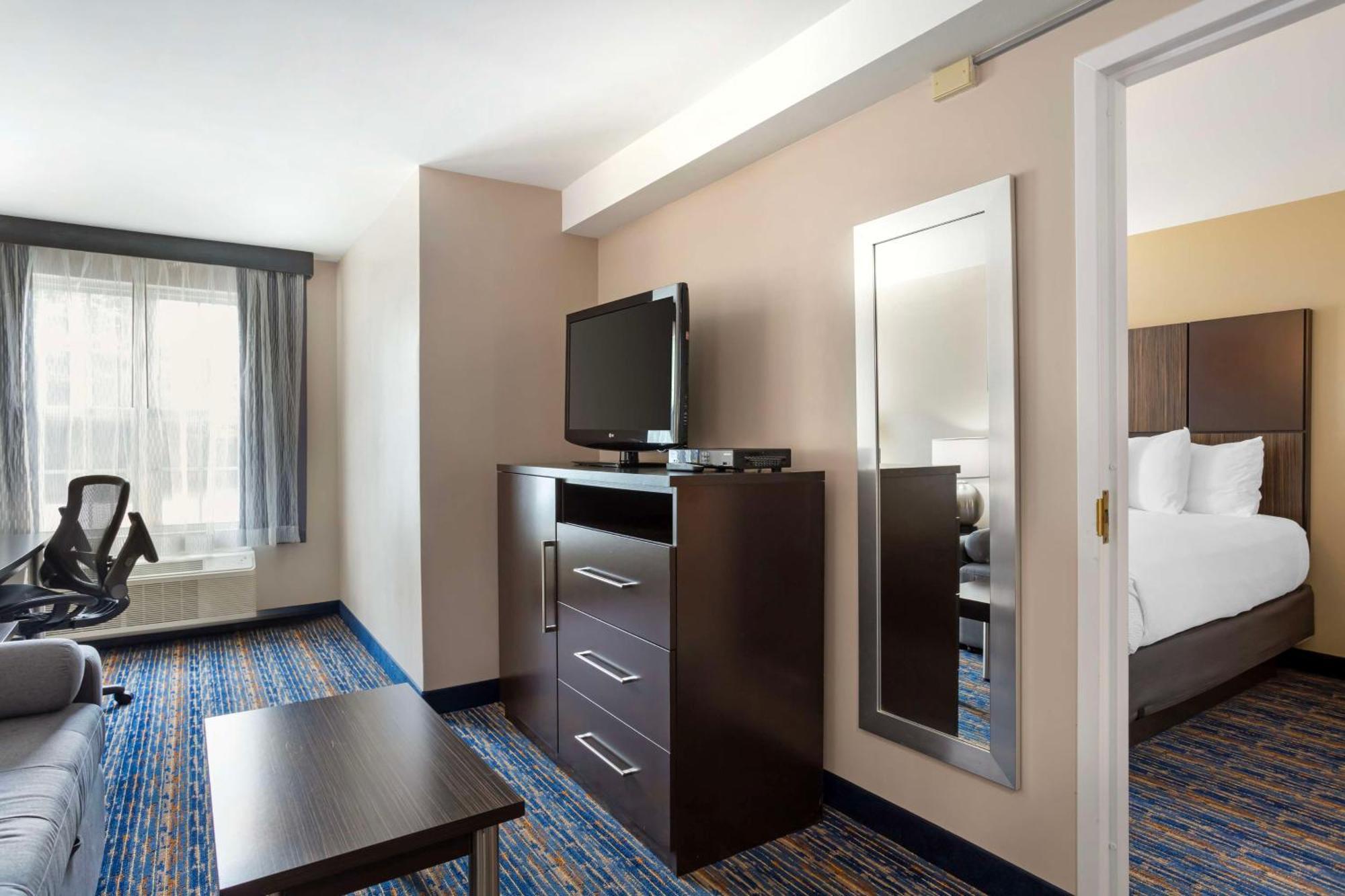 Best Western Plus Fairfield Hotel Exterior photo