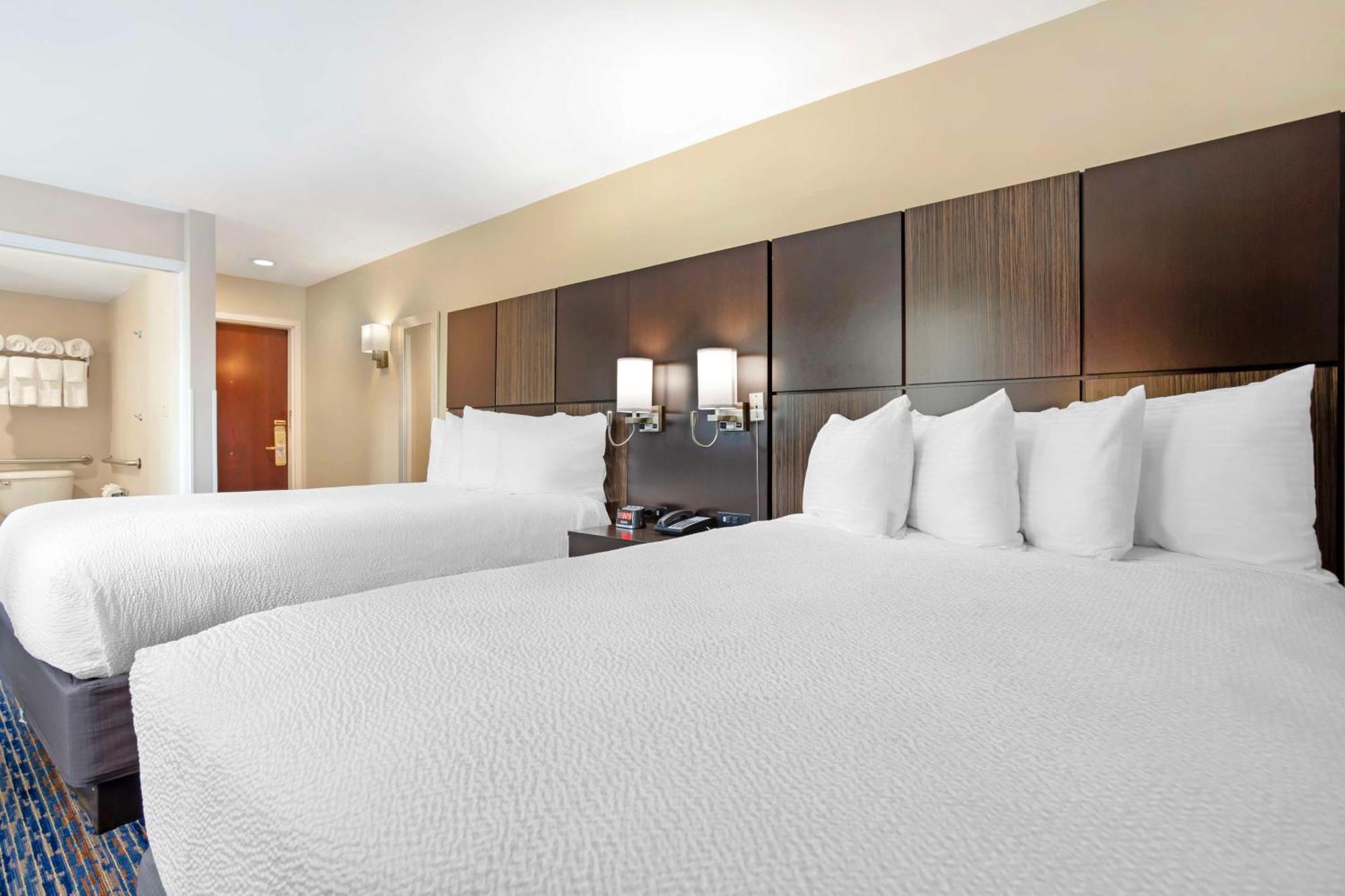 Best Western Plus Fairfield Hotel Exterior photo