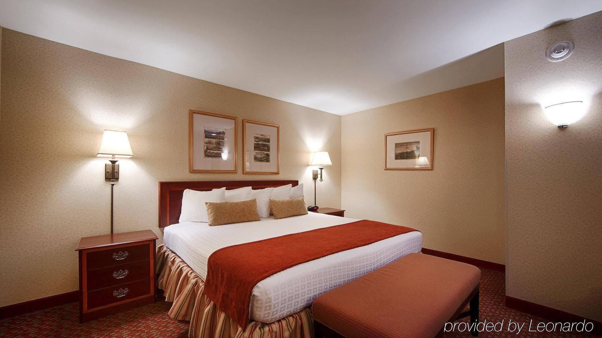 Best Western Plus Fairfield Hotel Exterior photo